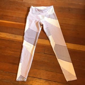 ⭐️ BOGO ⭐️ Old Navy Active printed yoga pants